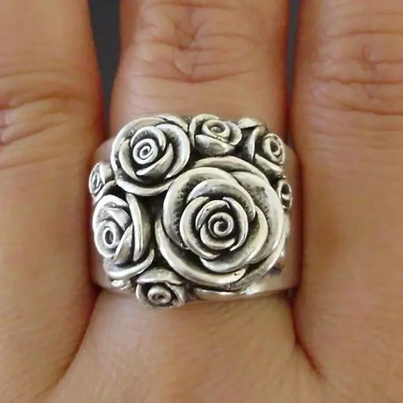 New Women’s 925 Silver Beautiful Flower Ring - Picture 1 of 6